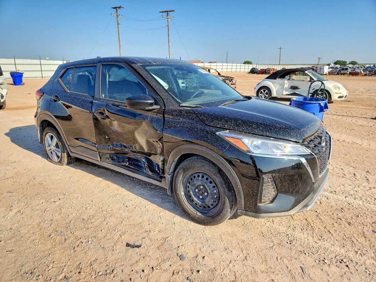 2024 NISSAN KICKS