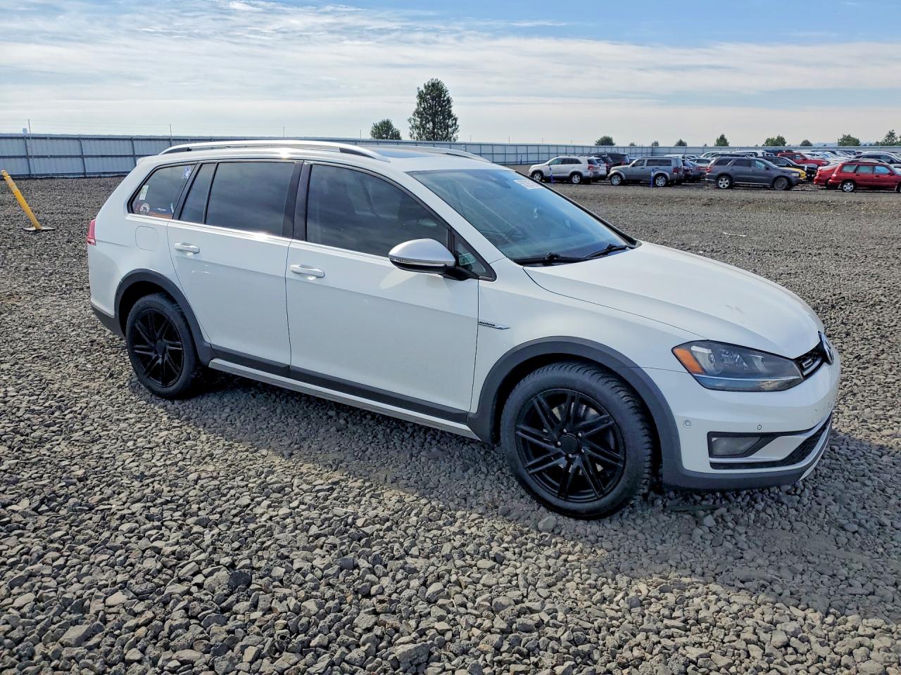2017 VOLKSWAGEN GOLF