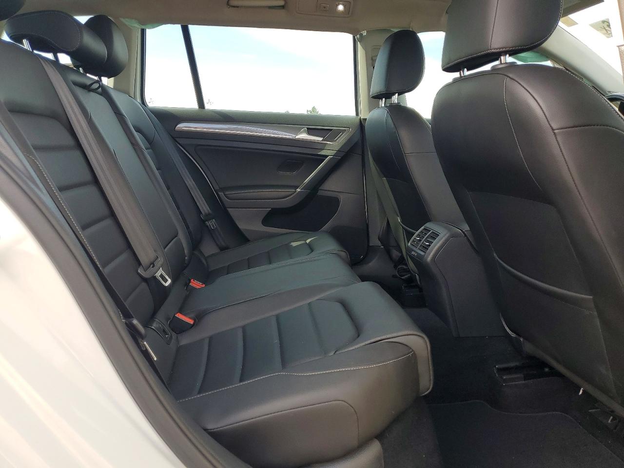 2017 VOLKSWAGEN GOLF