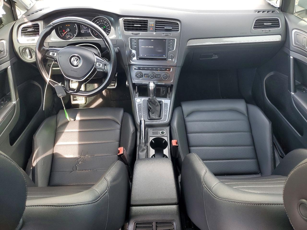 2017 VOLKSWAGEN GOLF