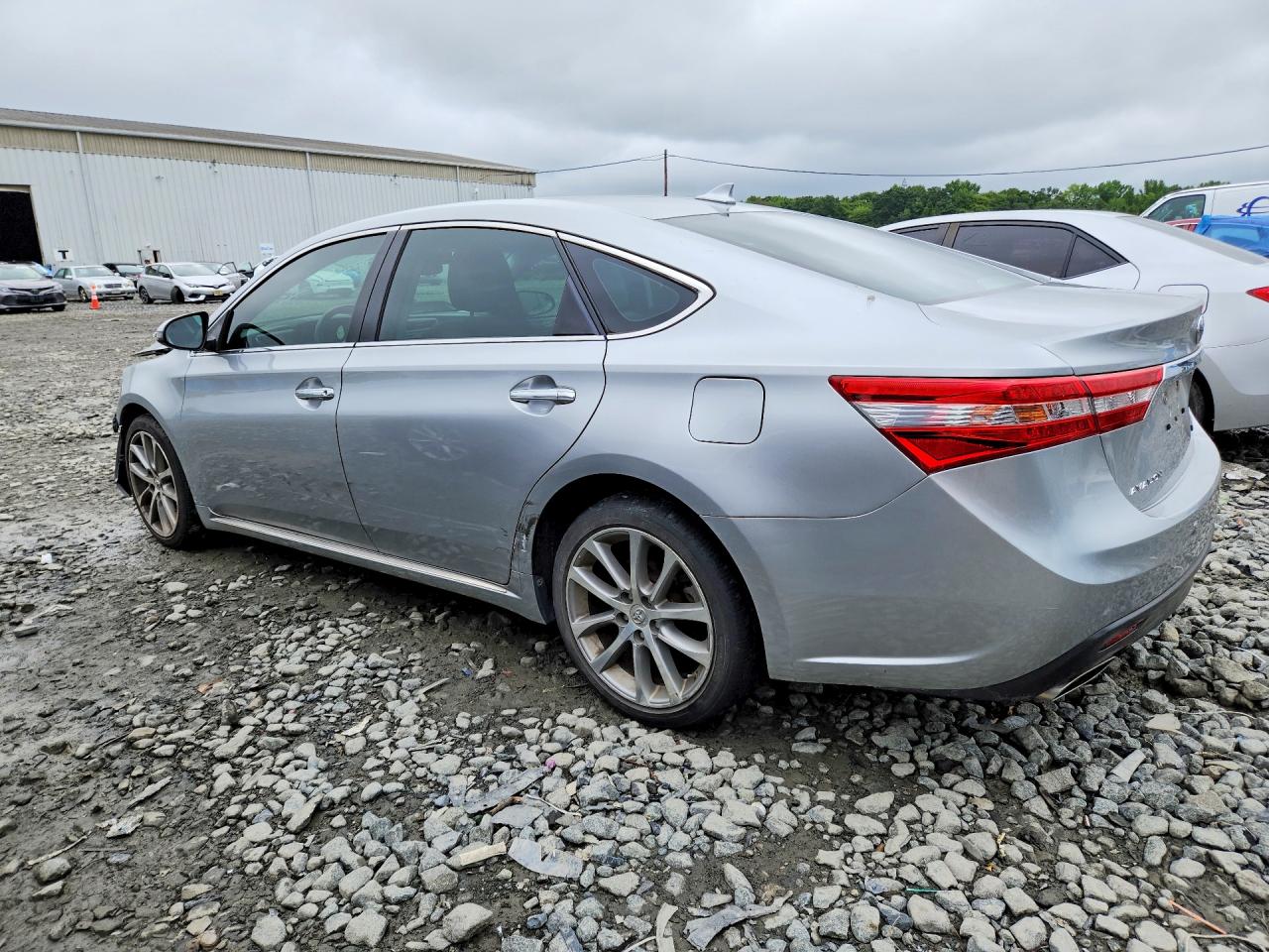 2015 TOYOTA AVALON