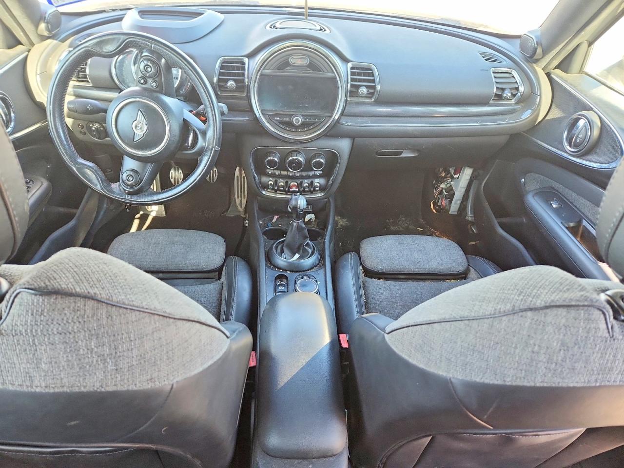 2018 MINI COOPER