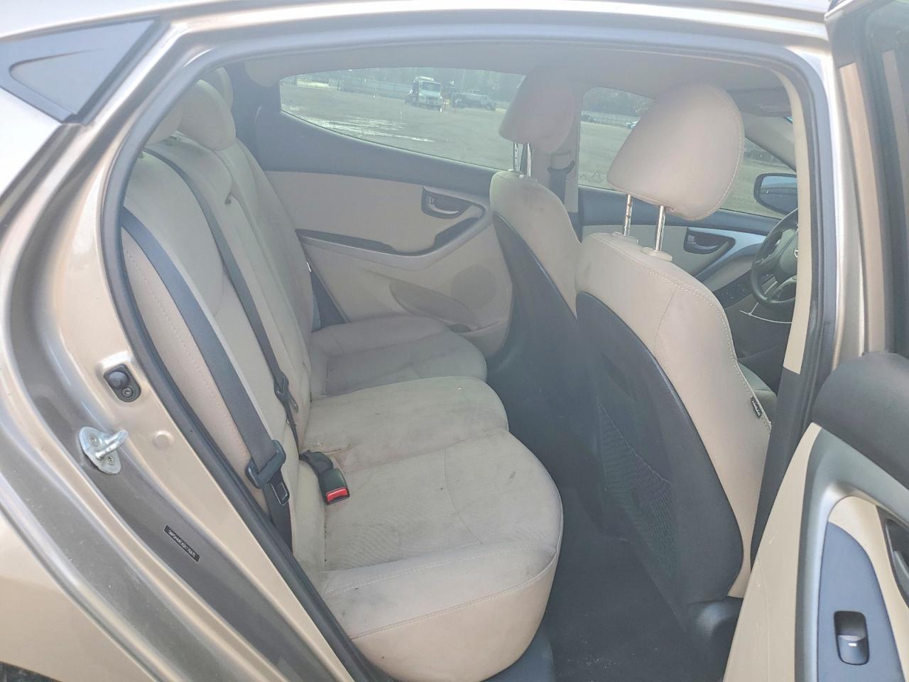 2016 HYUNDAI ELANTRA