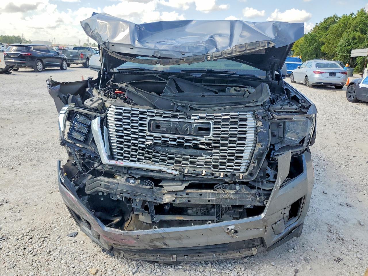 2021 GMC YUKON