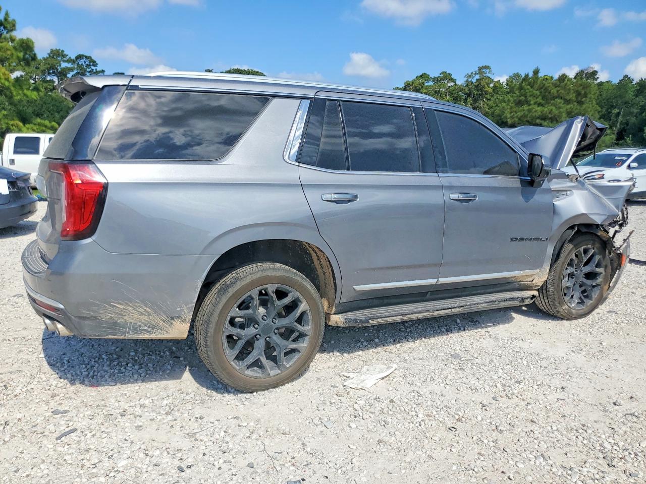 2021 GMC YUKON