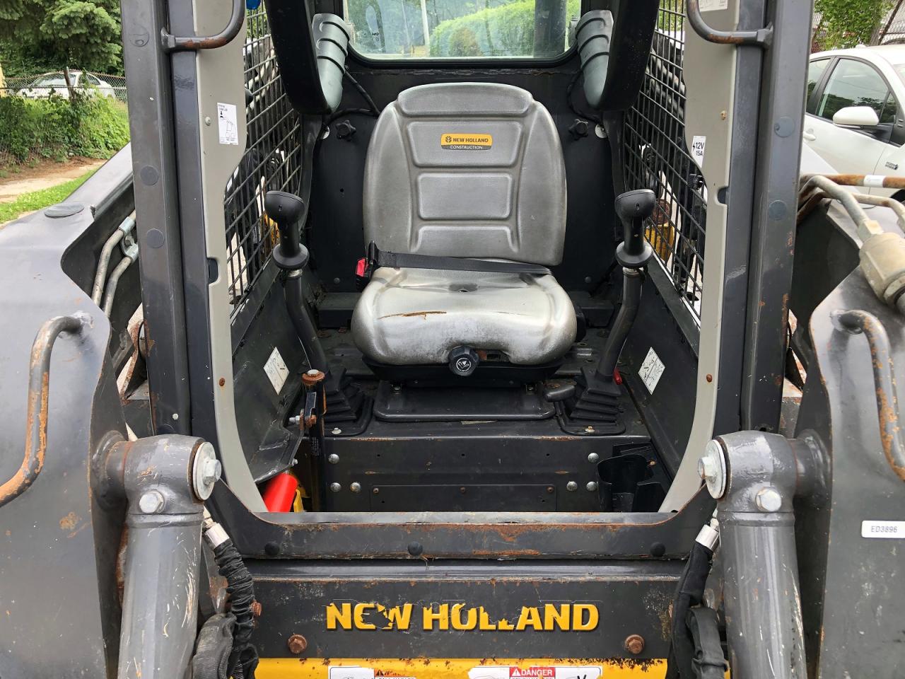 2023 NEW HOLLAND L230