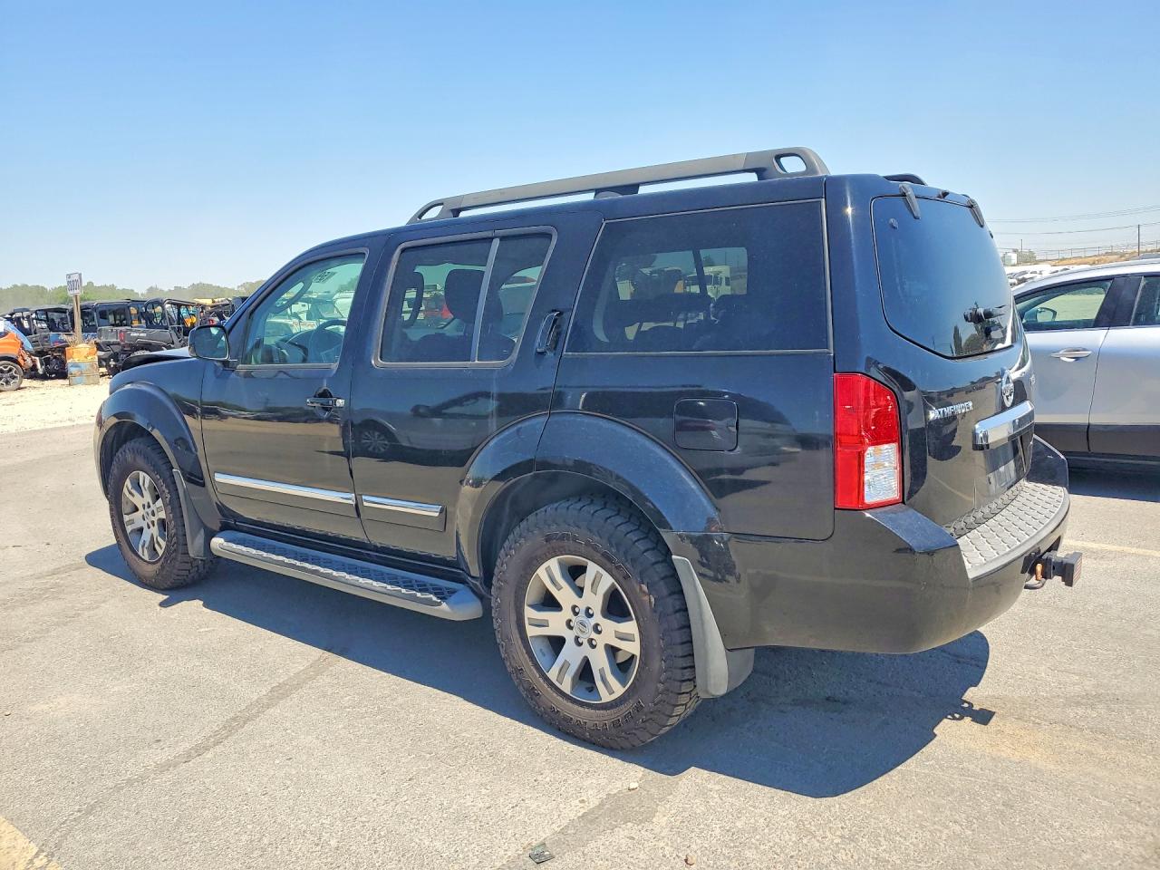 2011 NISSAN PATHFINDER