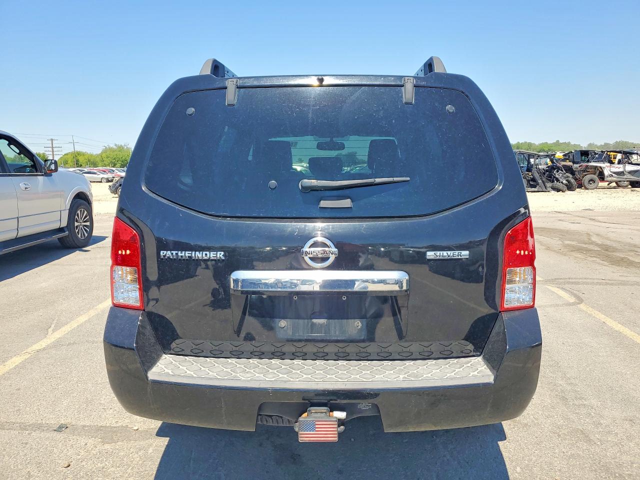 2011 NISSAN PATHFINDER