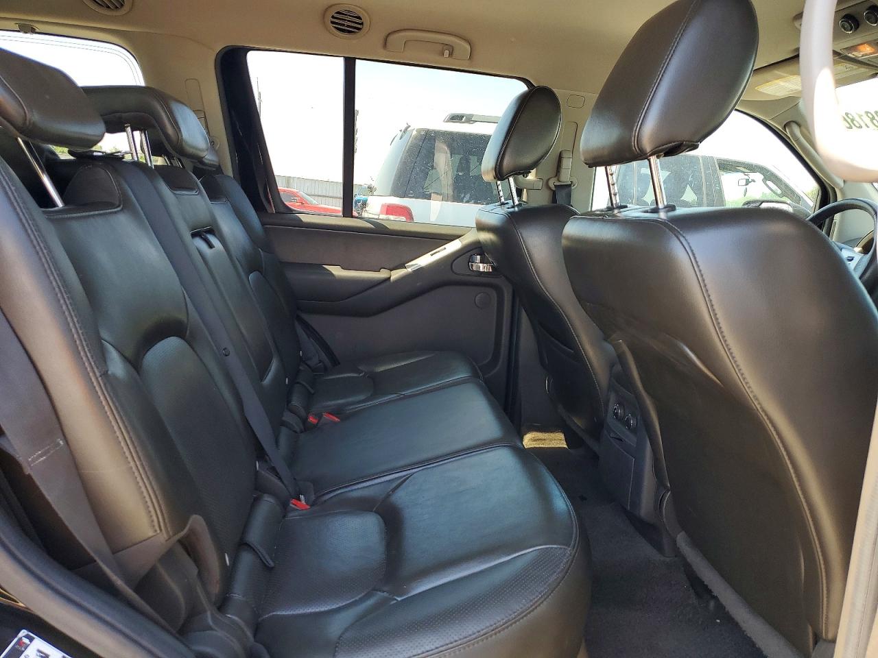 2011 NISSAN PATHFINDER