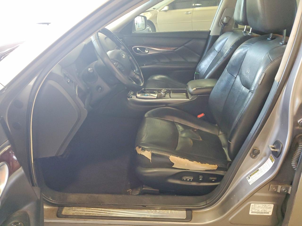 2011 INFINITI M37