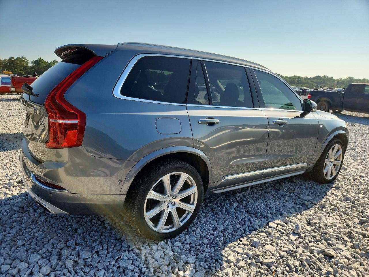 2016 VOLVO XC90