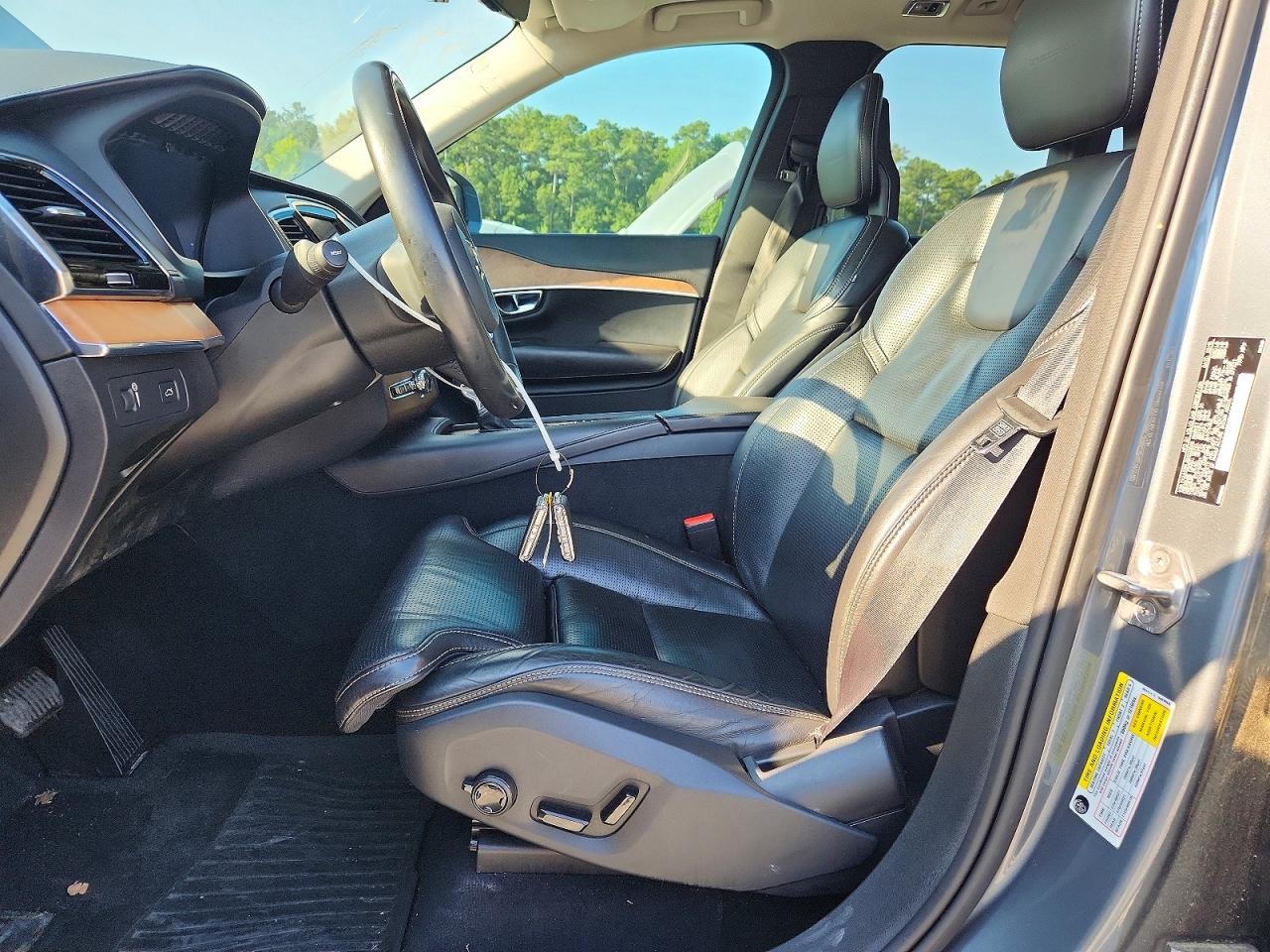 2016 VOLVO XC90