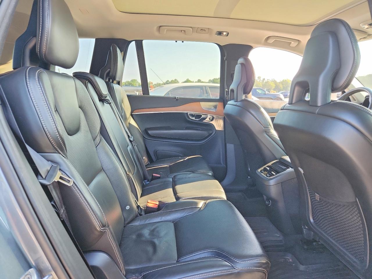 2016 VOLVO XC90