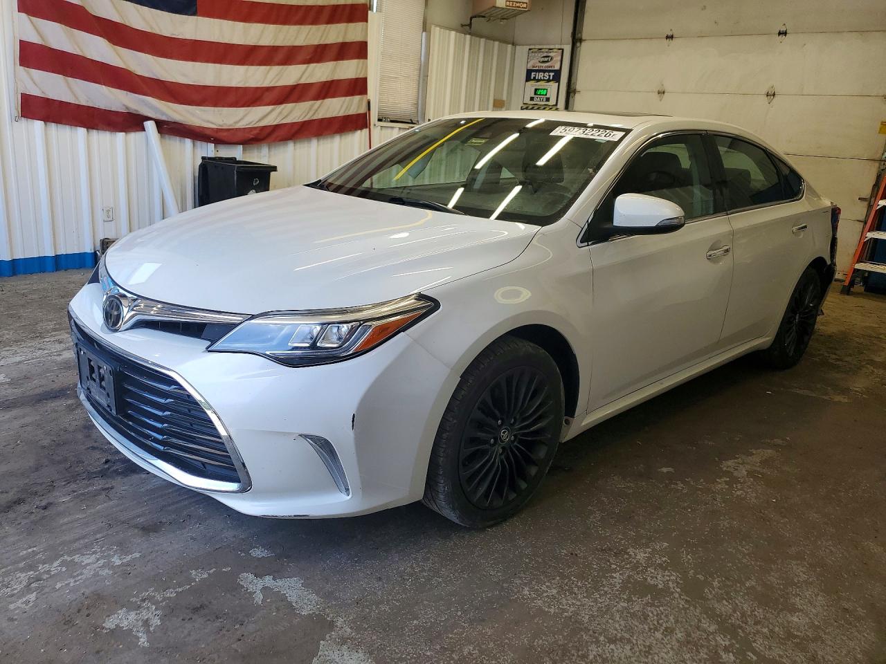 2017 TOYOTA AVALON