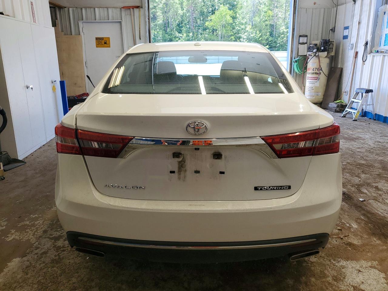 2017 TOYOTA AVALON