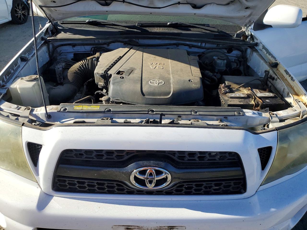 2011 TOYOTA TACOMA