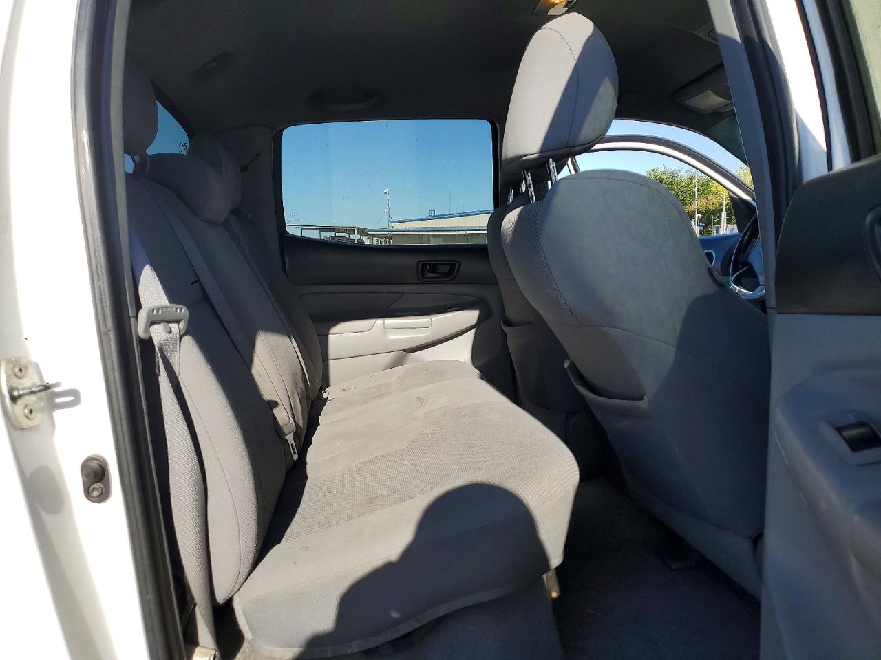 2011 TOYOTA TACOMA