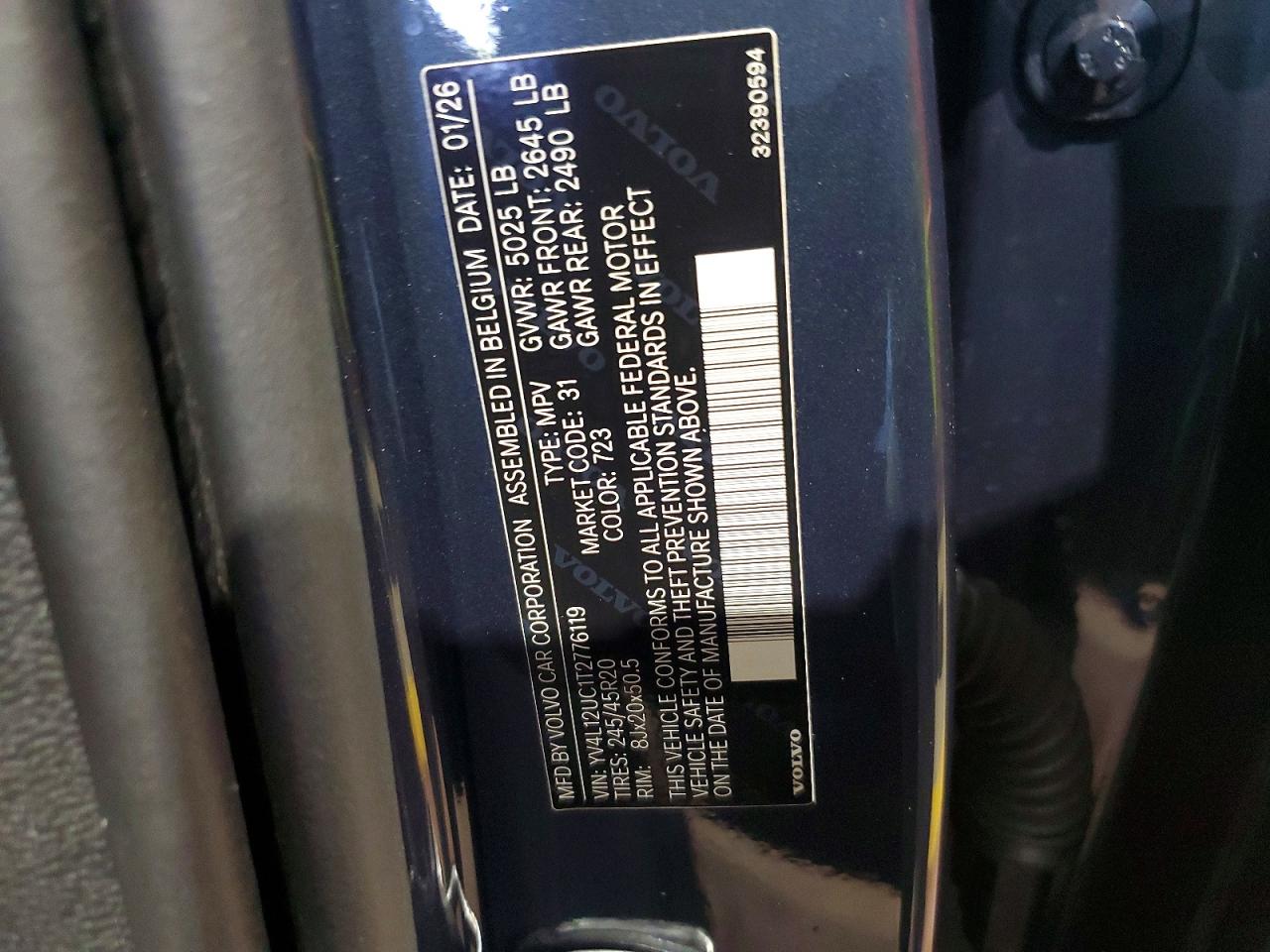 2026 VOLVO XC40