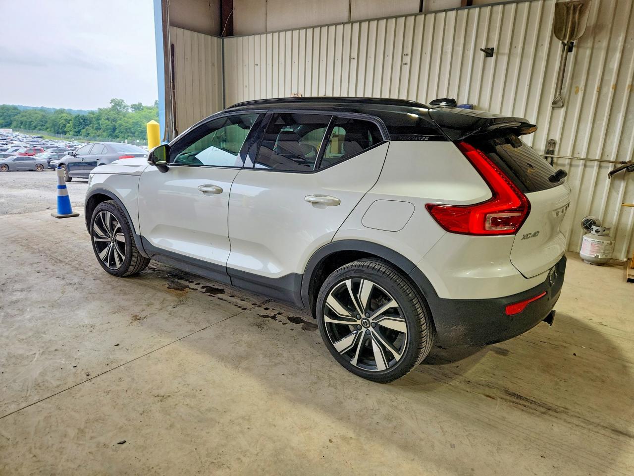 2021 VOLVO XC40