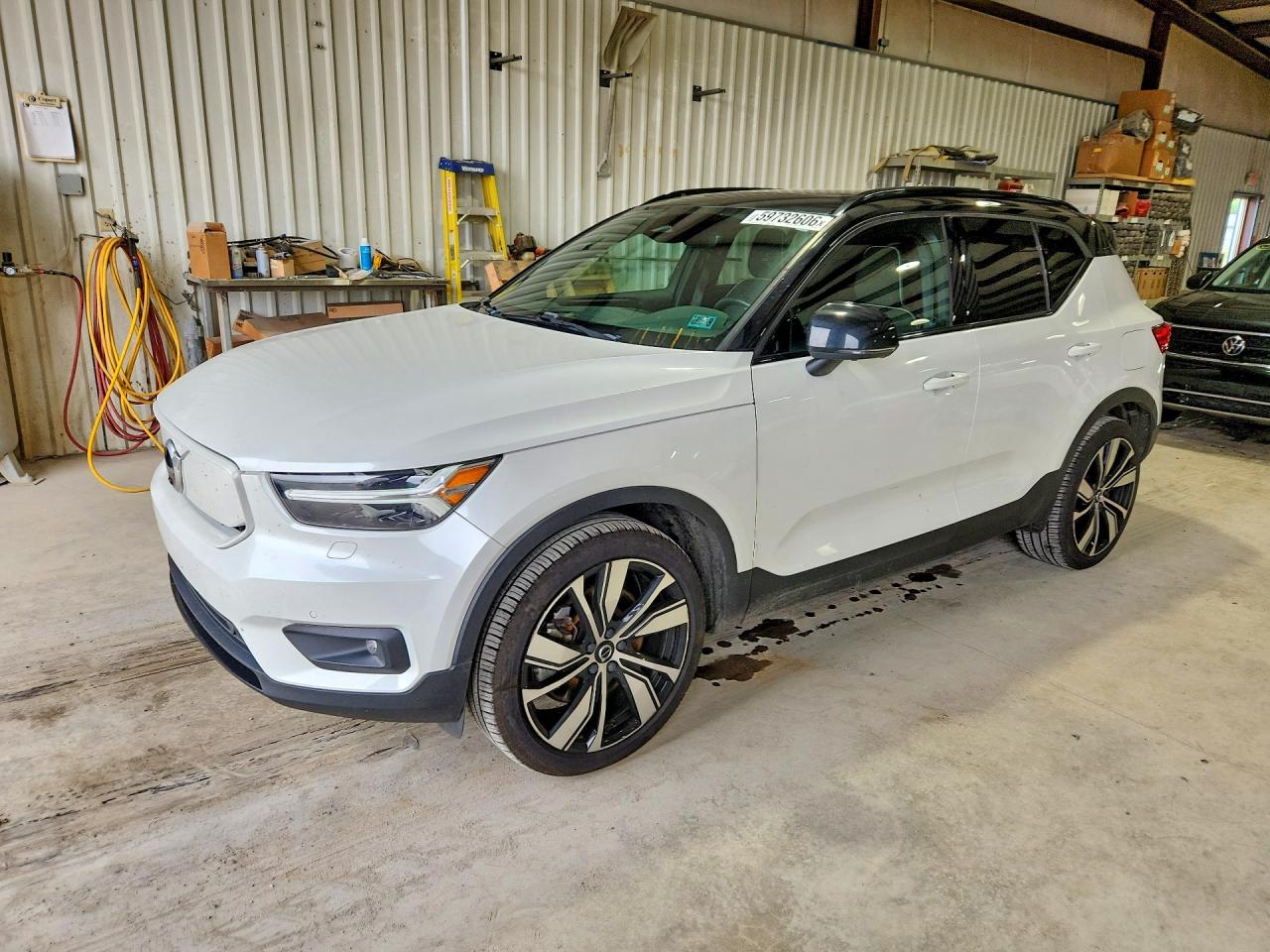 2021 VOLVO XC40