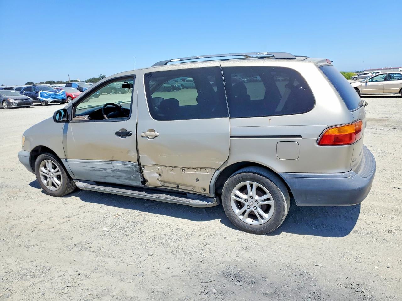 2000 TOYOTA SIENNA