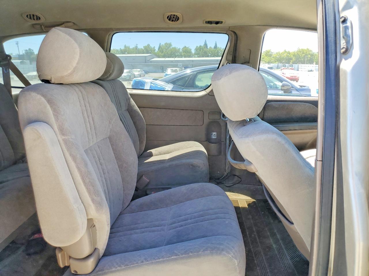 2000 TOYOTA SIENNA