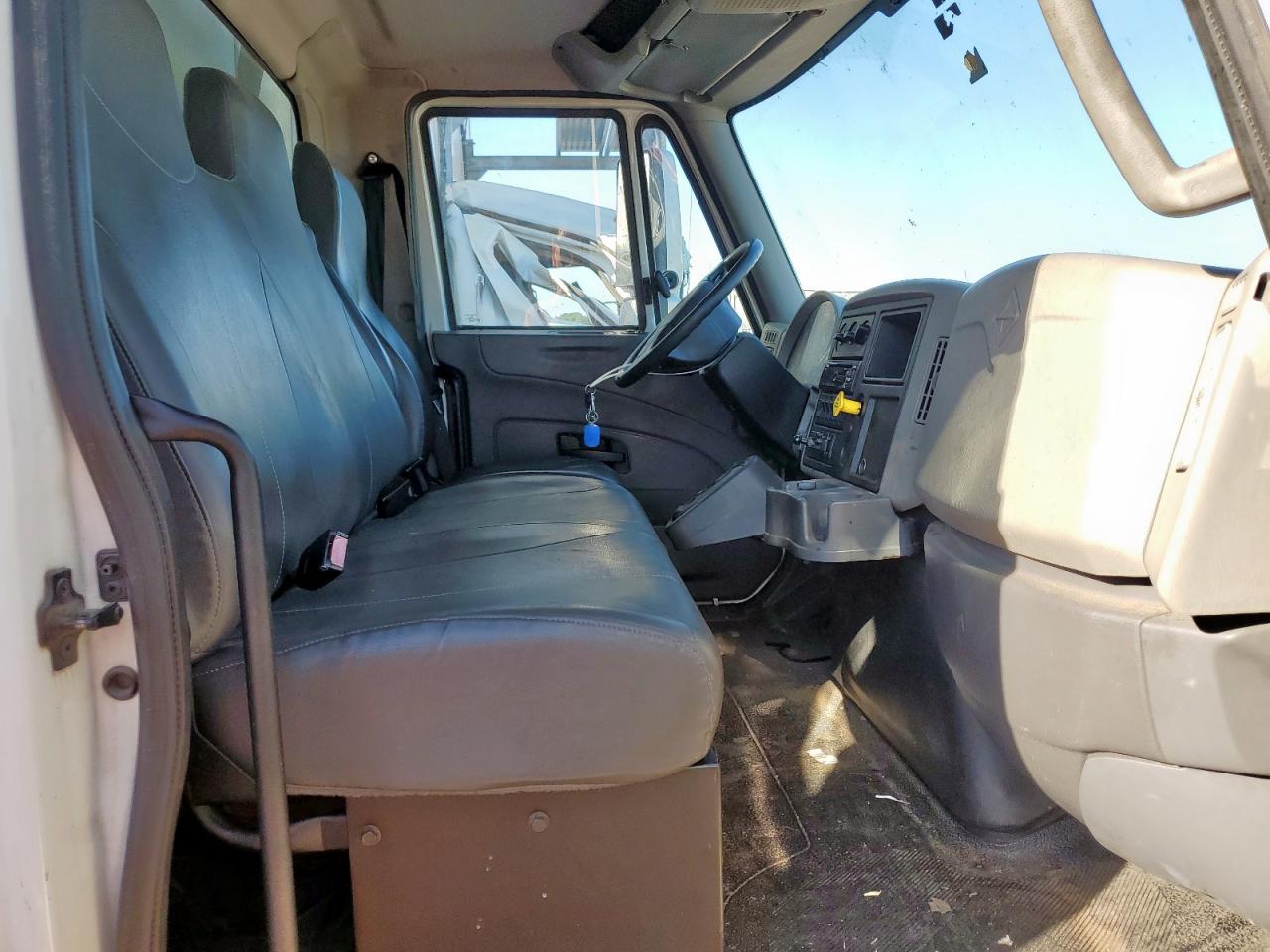 2018 INTERNATIONAL 4000 SERIE