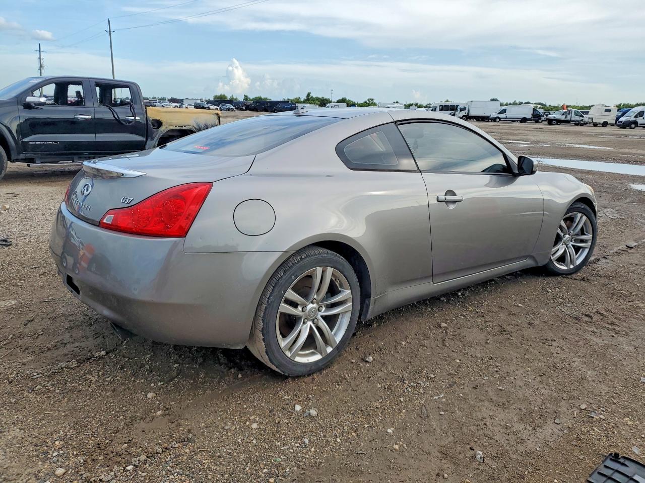 2009 INFINITI G37 COUPE