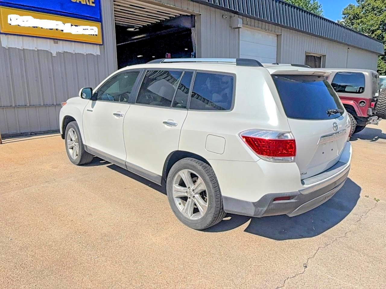 2011 TOYOTA HIGHLANDER