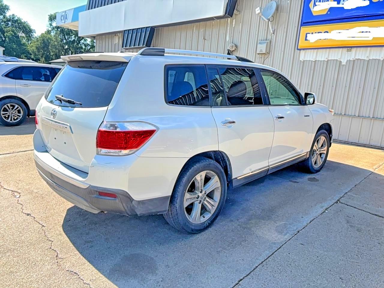 2011 TOYOTA HIGHLANDER