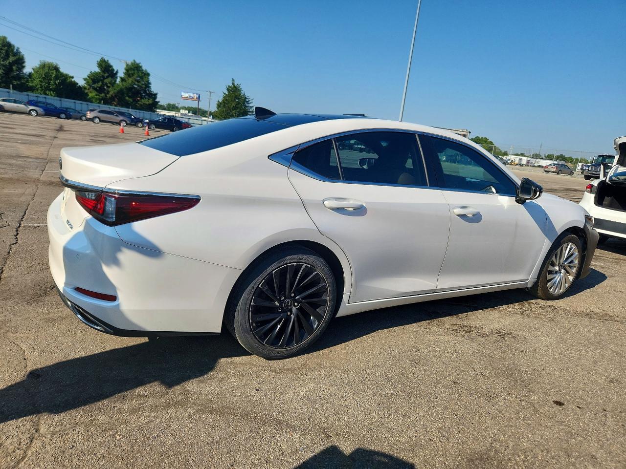 2019 LEXUS ES350