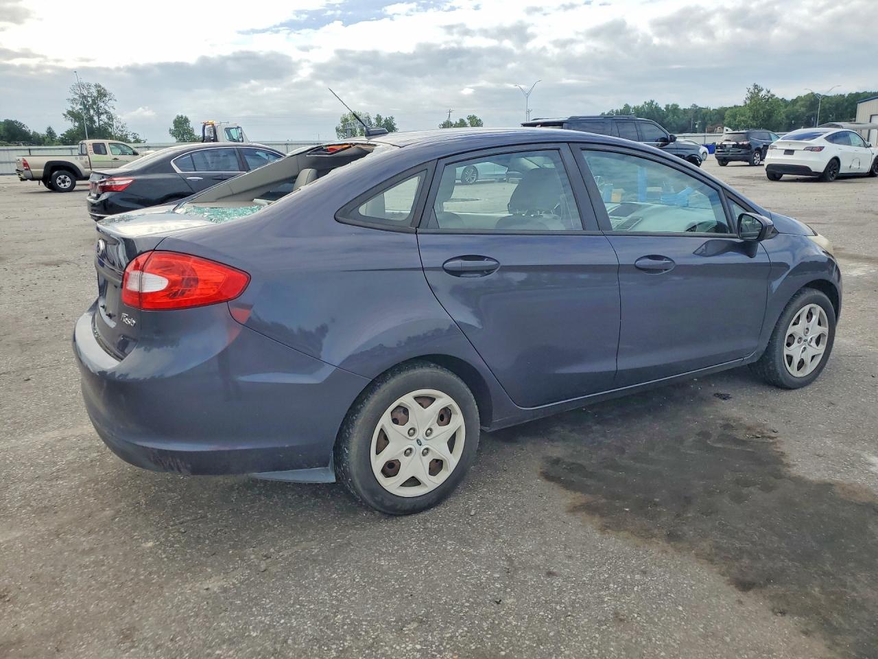 2013 FORD FIESTA