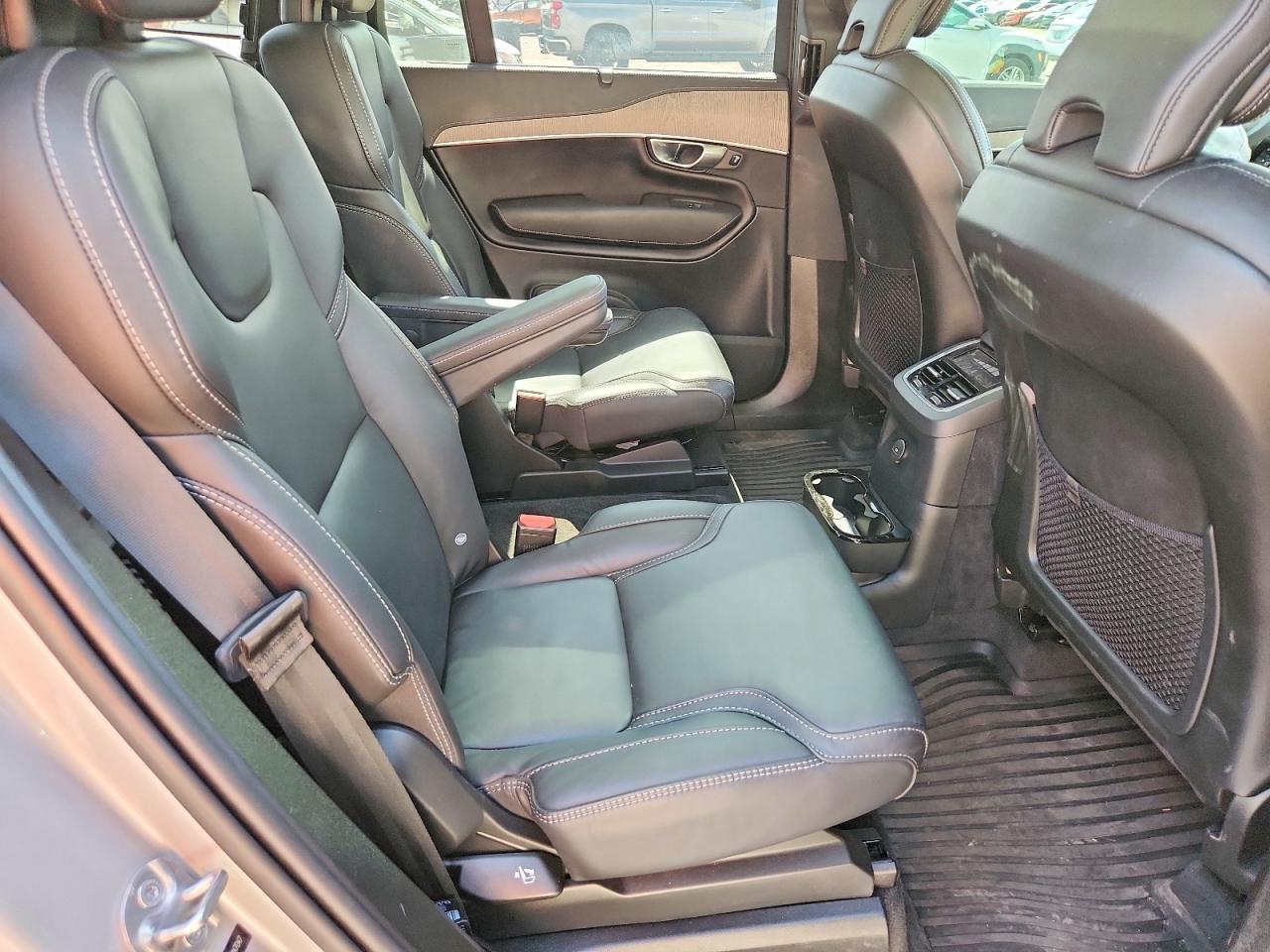2024 VOLVO XC90