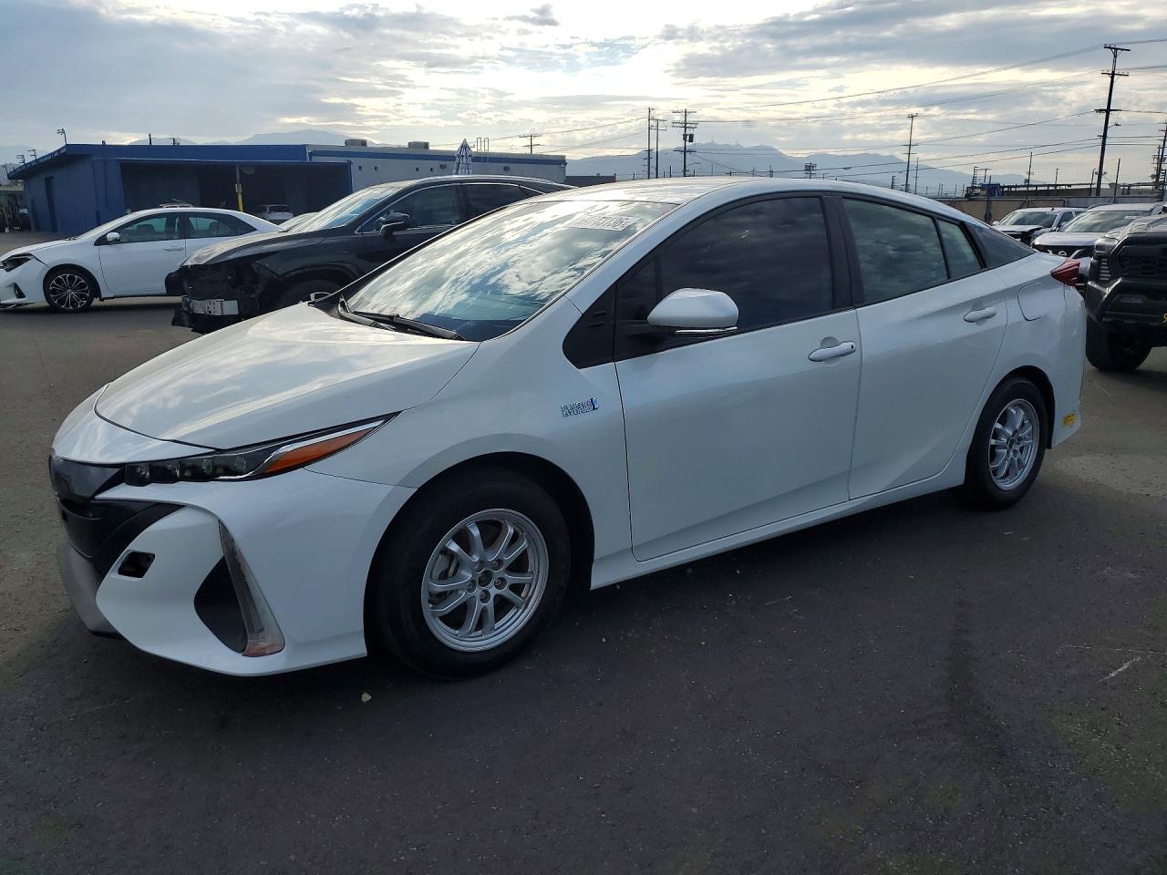 2022 TOYOTA PRIUS