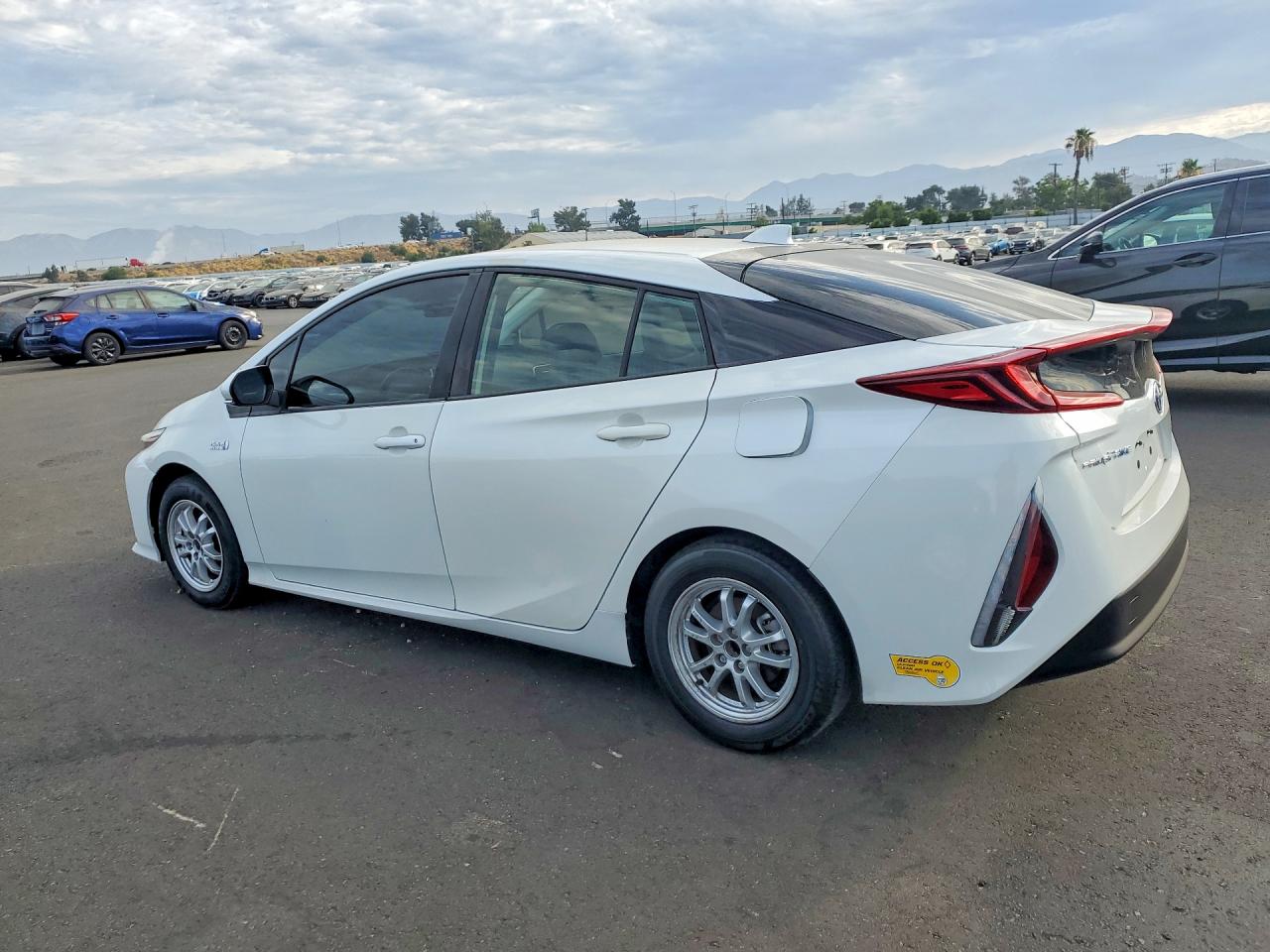 2022 TOYOTA PRIUS