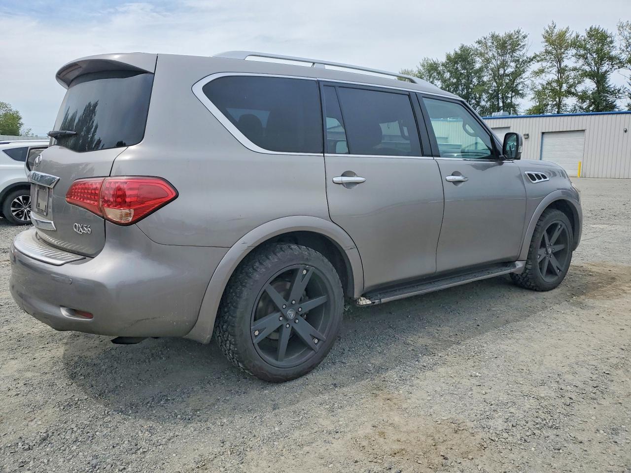 2012 INFINITI QX56