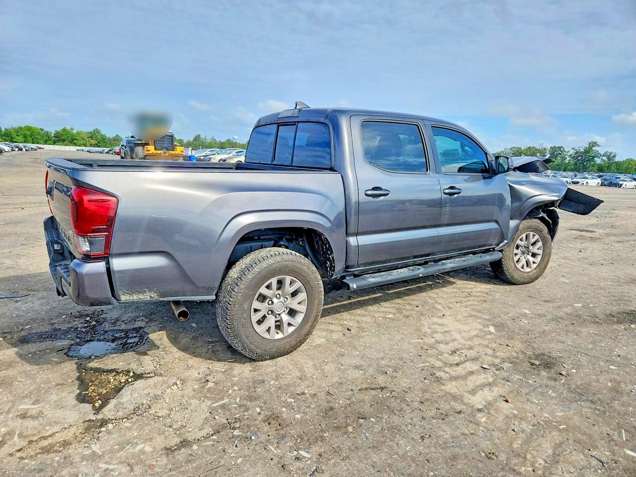 2018 TOYOTA TACOMA