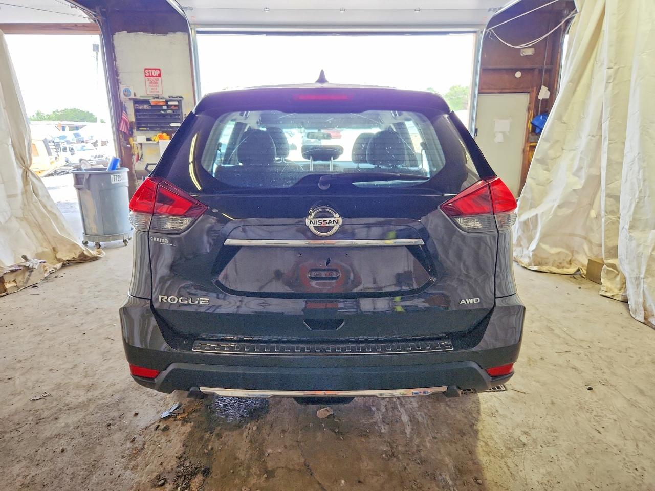 2017 NISSAN ROGUE
