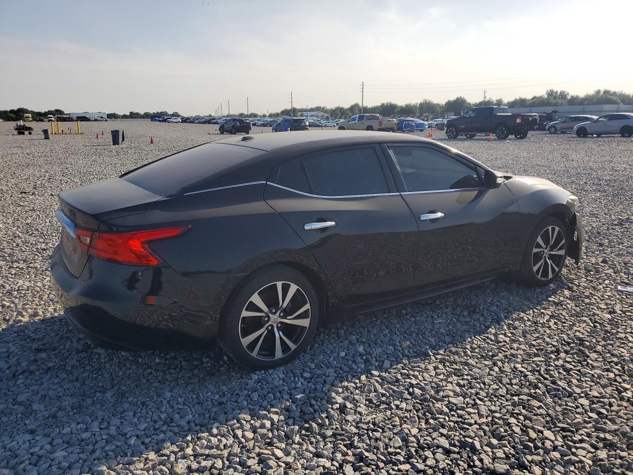 2018 NISSAN MAXIMA