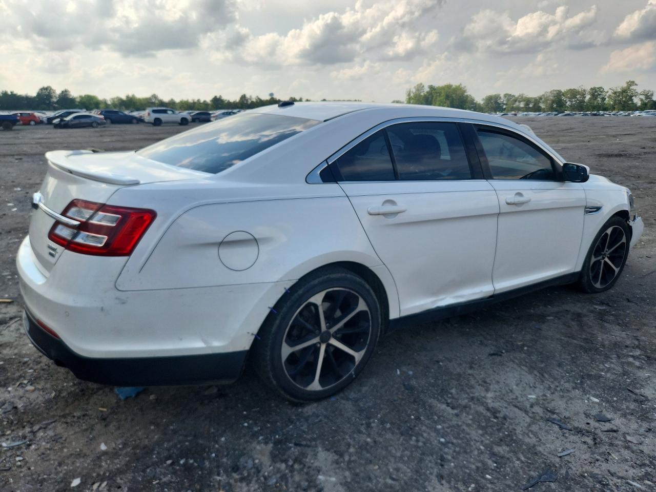 2016 FORD TAURUS