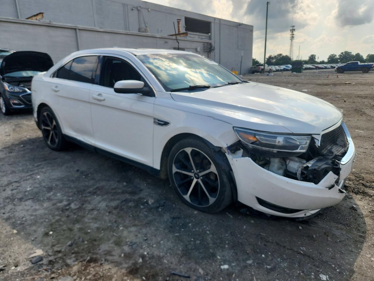 2016 FORD TAURUS