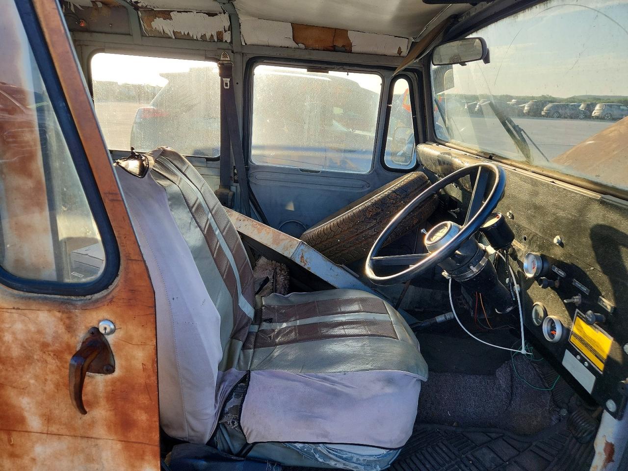 1983 JEEP DISPATCHER