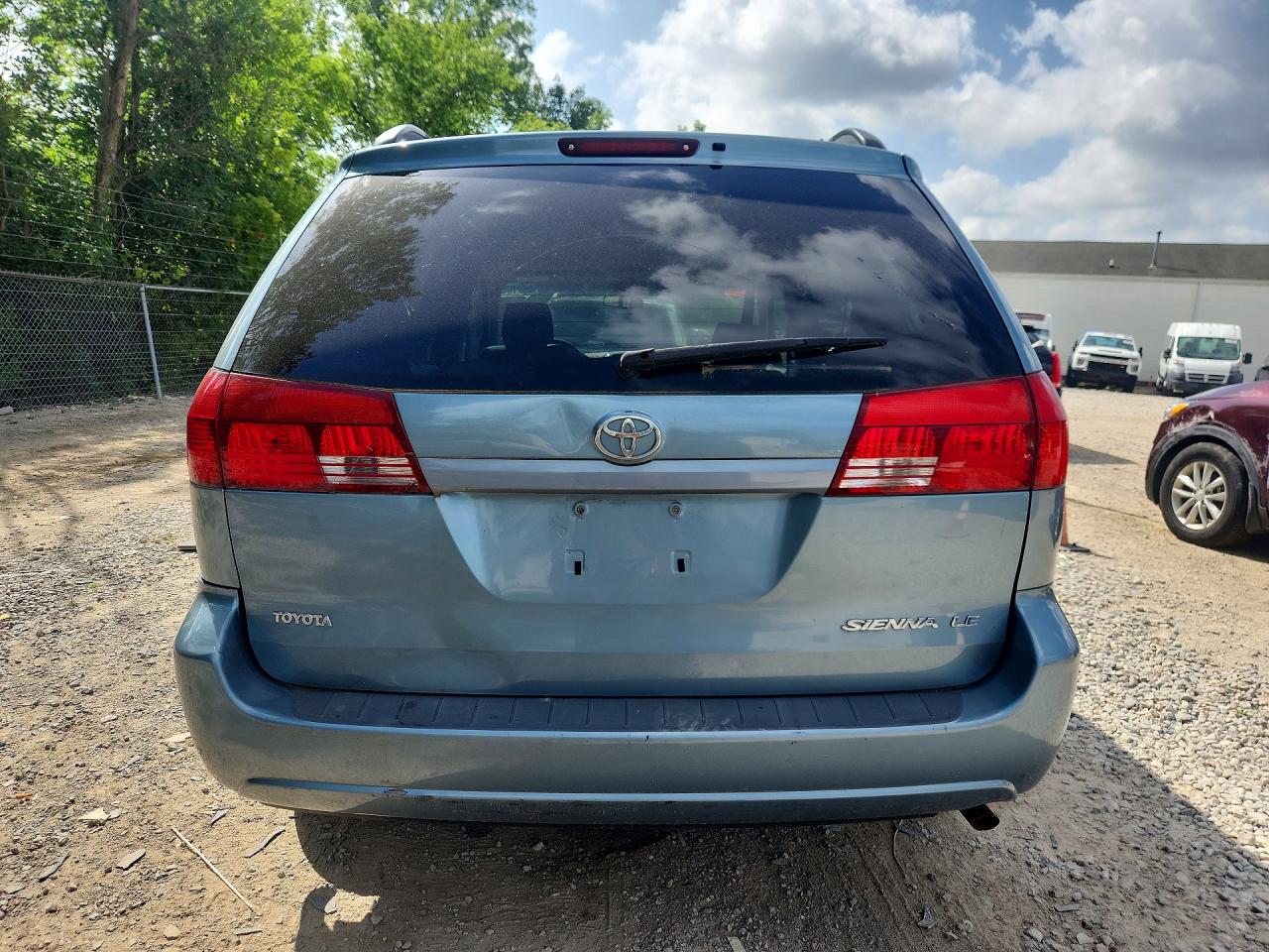 2004 TOYOTA SIENNA