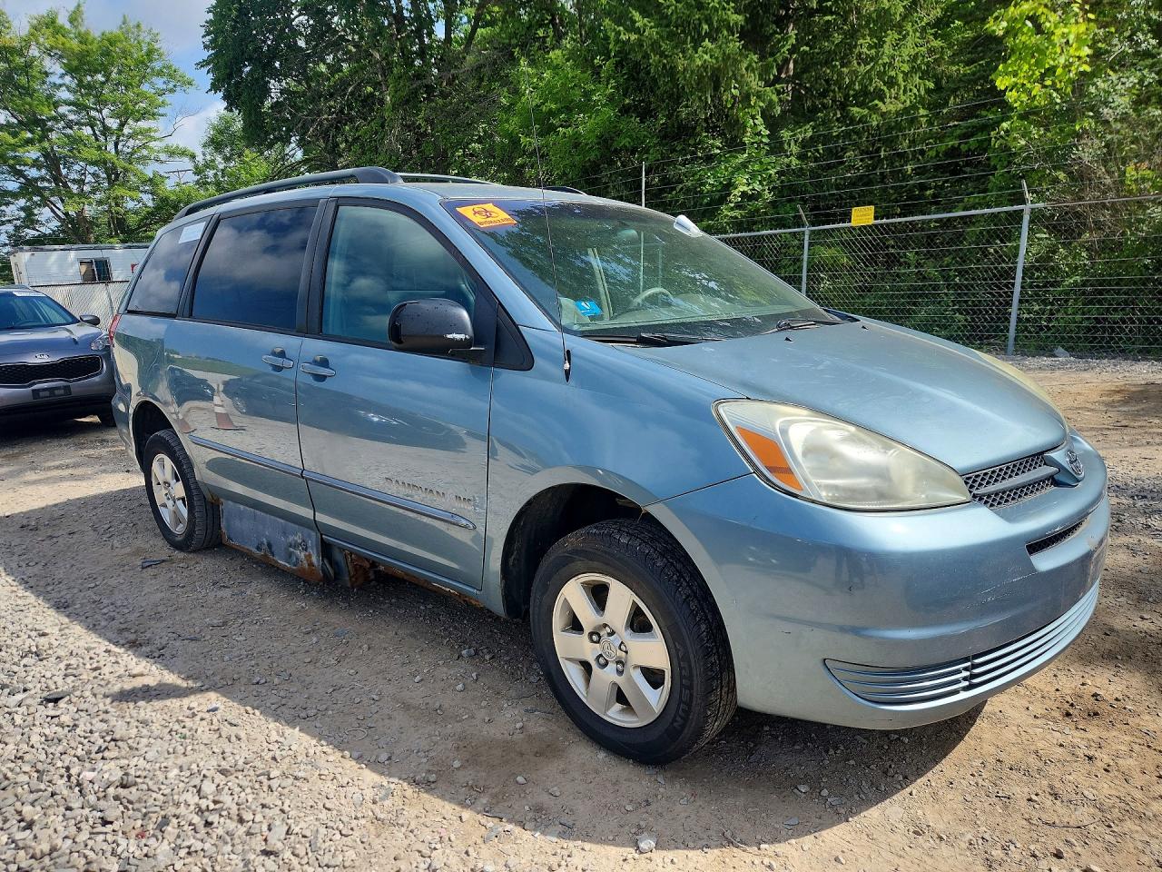 2004 TOYOTA SIENNA