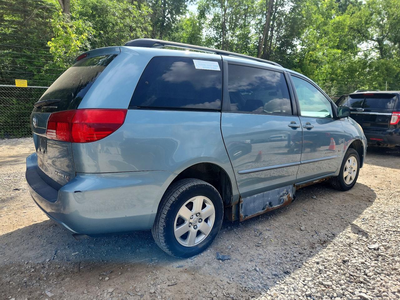 2004 TOYOTA SIENNA
