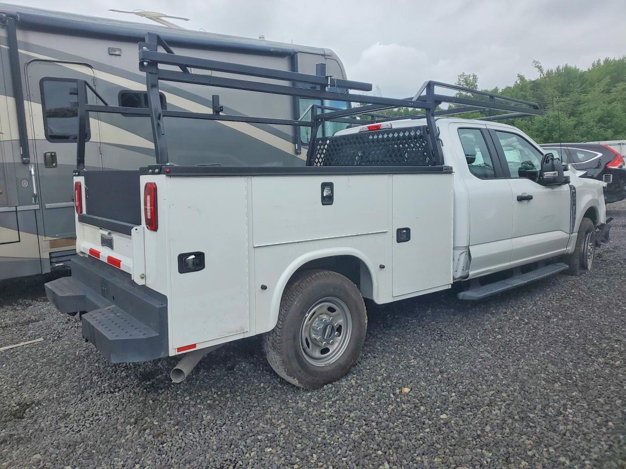 2025 FORD F250