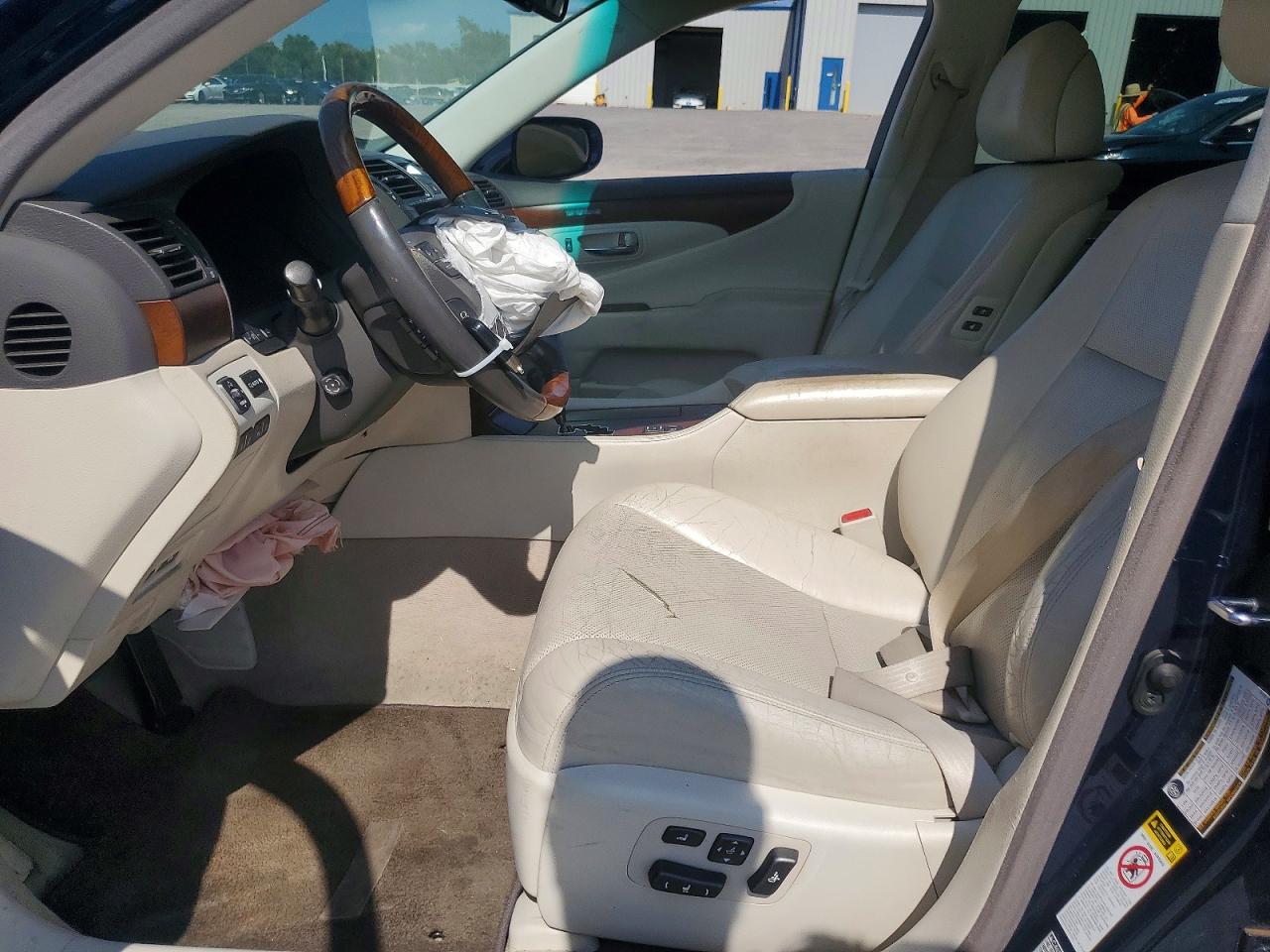 2011 LEXUS LS460