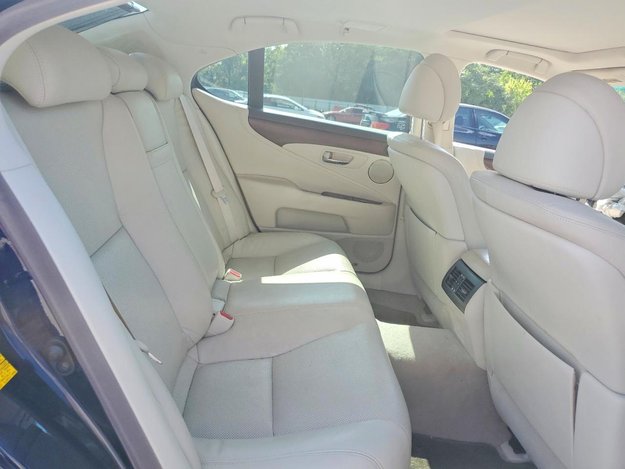 2011 LEXUS LS460