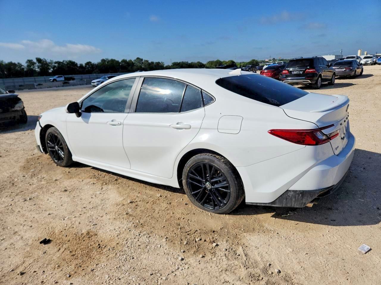 2025 TOYOTA CAMRY