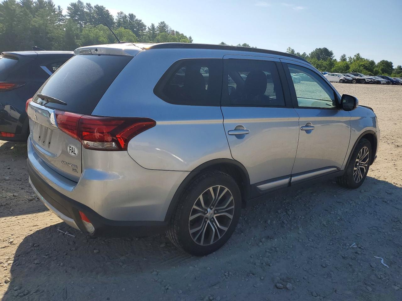 2016 MITSUBISHI OUTLANDER